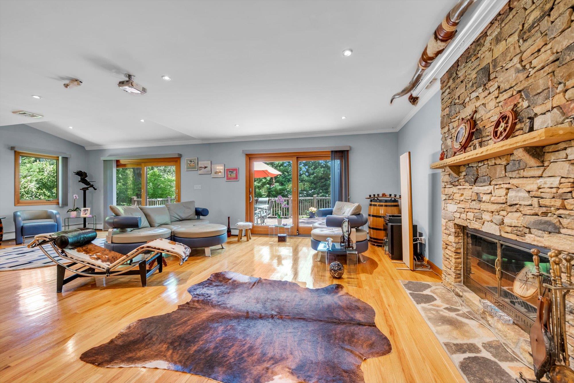 44 Fernwood Lane, Roslyn, New York image 4