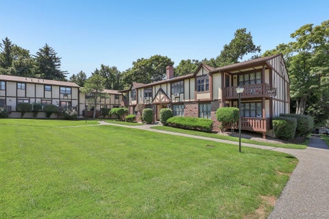 Photo of 433 Sierra Vista Lane, Valley Cottage, NY 10989 (MLS # 1046992)