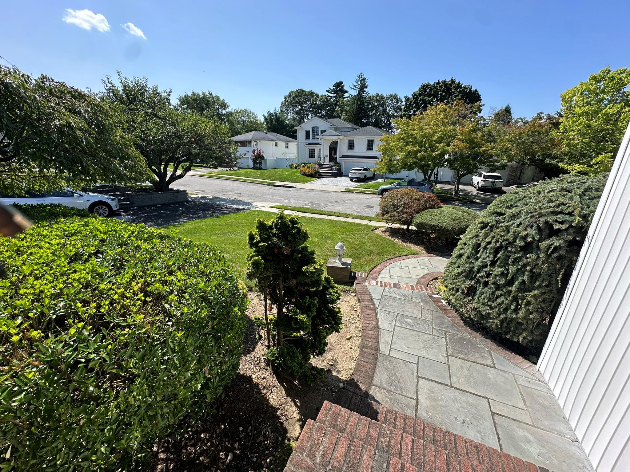 16 Middle Lane, Jericho, New York image 2