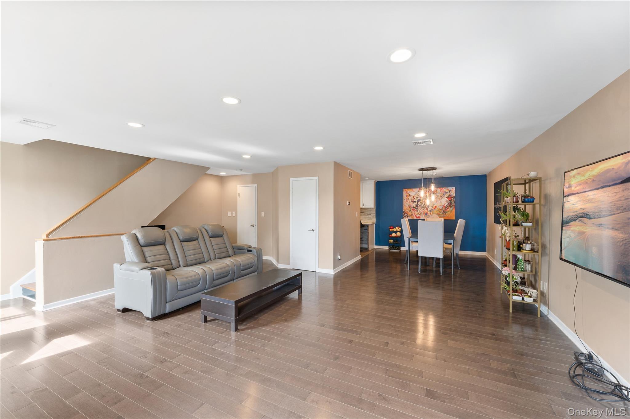 147 I U Willets Road