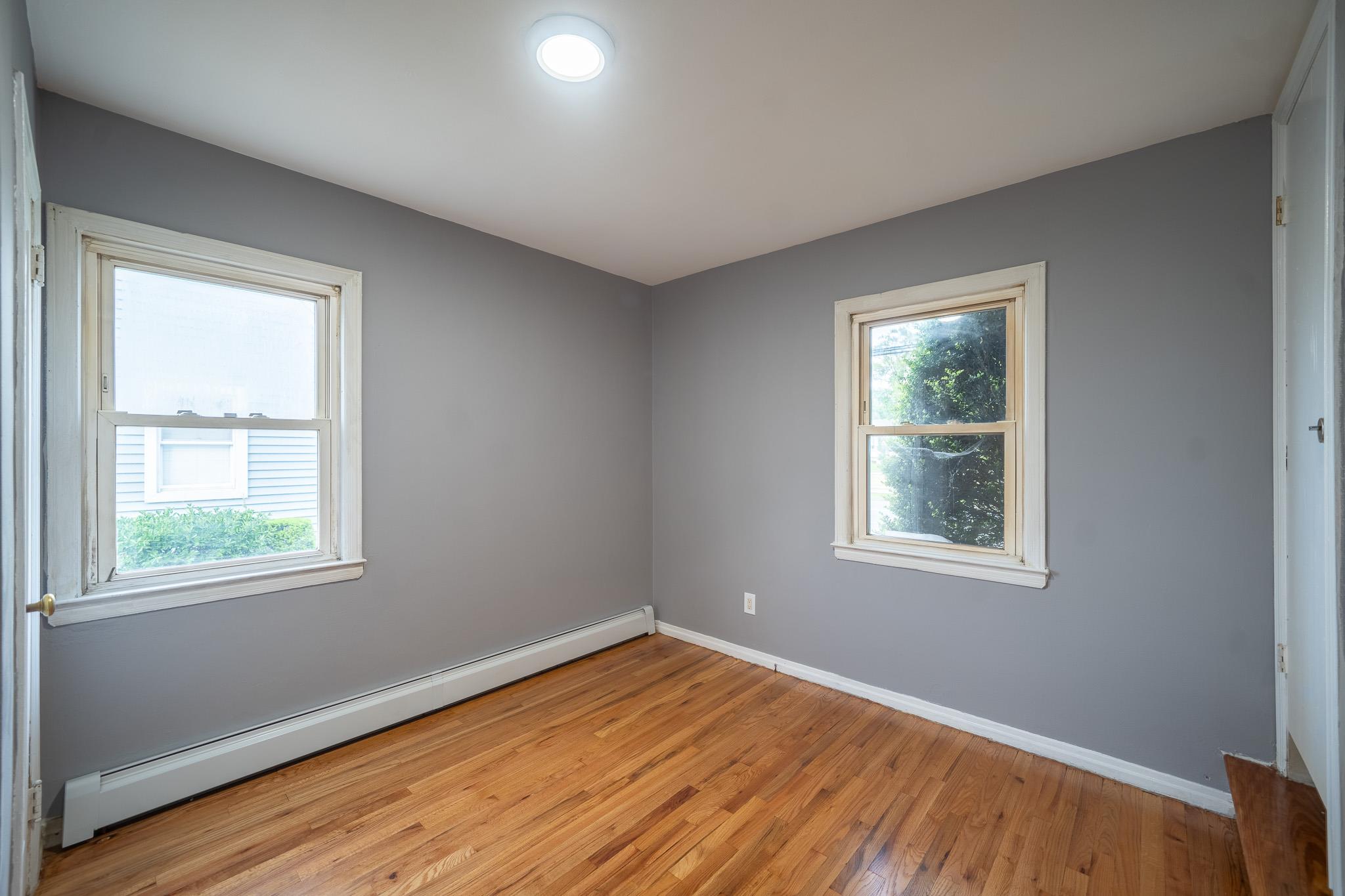 31 Peninsula Boulevard, Valley Stream, New York image 11