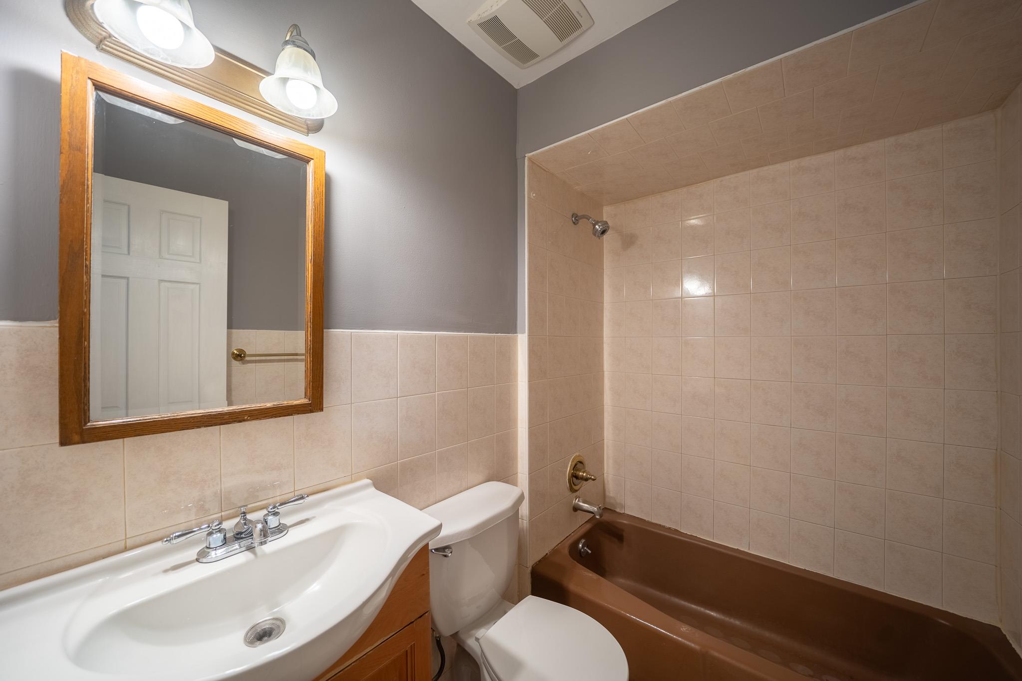 31 Peninsula Boulevard, Valley Stream, New York image 9