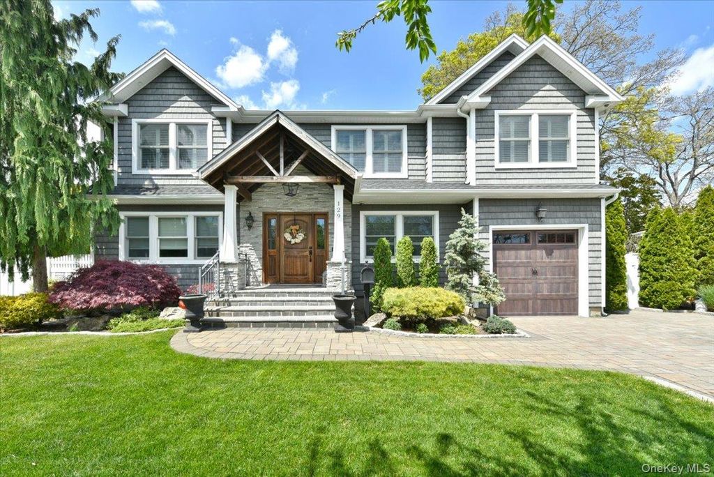 Photo of 129 Commonwealth Avenue, Massapequa, NY 11758 (MLS # 998150)