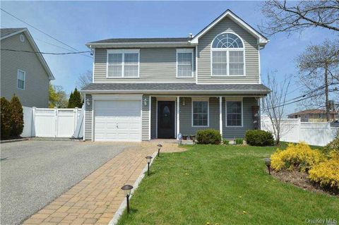 Homes For Sale - 106 Roosevelt Avenue<br/> Massapequa, NY 11758