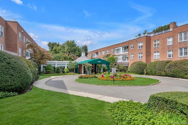 1390 BROADWAY APT 119, HEWLETT, NY 11557 - Image d3a20ca73eb448f722ea9b433699a6a7/2096829045