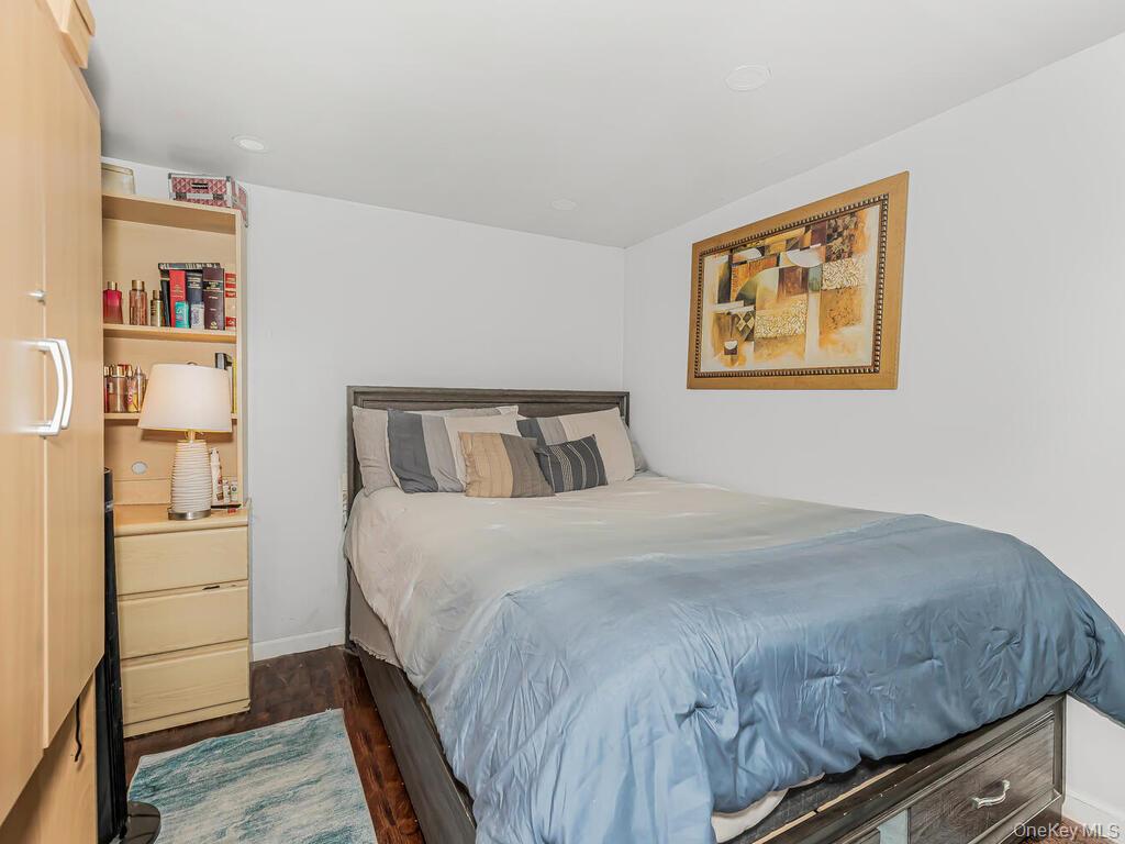Photo of 2951 Kingsland Avenue, Bronx, NY 10469 (MLS # 1046847)
