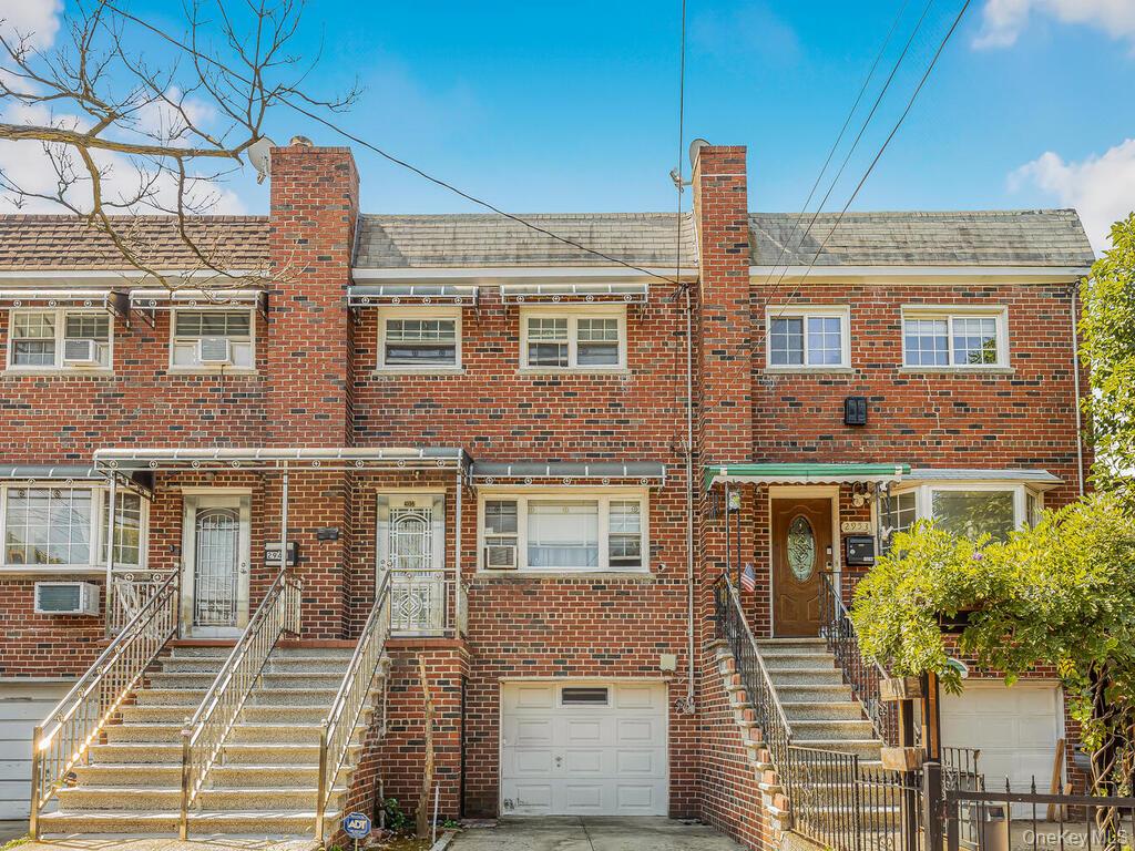 Photo of 2951 Kingsland Avenue, Bronx, NY 10469 (MLS # 1046847)