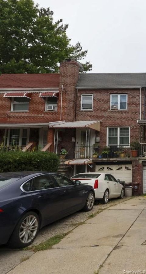 2713 Eastchester Road Bronx NY 10469