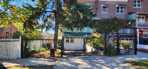 Homes For Sale - 954 E 212th Street<br/> Bronx, NY 10469