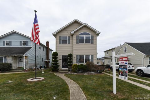 Homes For Sale - 2688 Rosebud Avenue<br/> Merrick, NY 11566