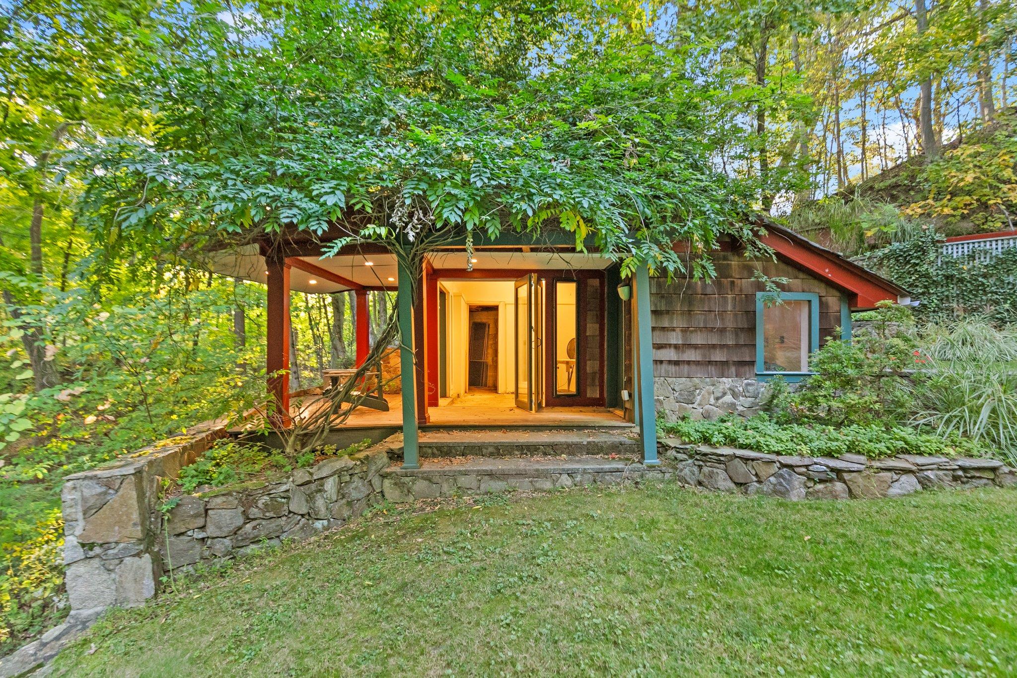 521 Scarborough Road, Briarcliff Manor, New York image 30