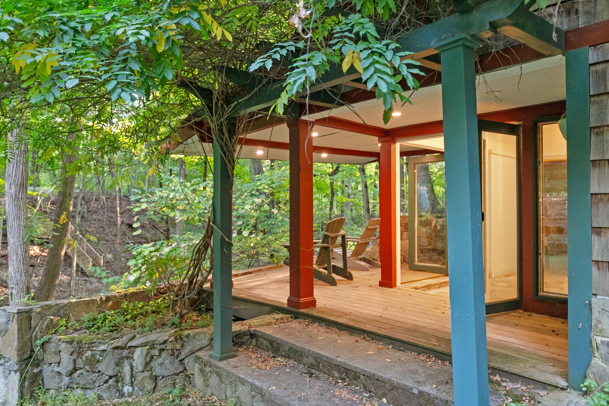 521 Scarborough Road, Briarcliff Manor, New York image 32