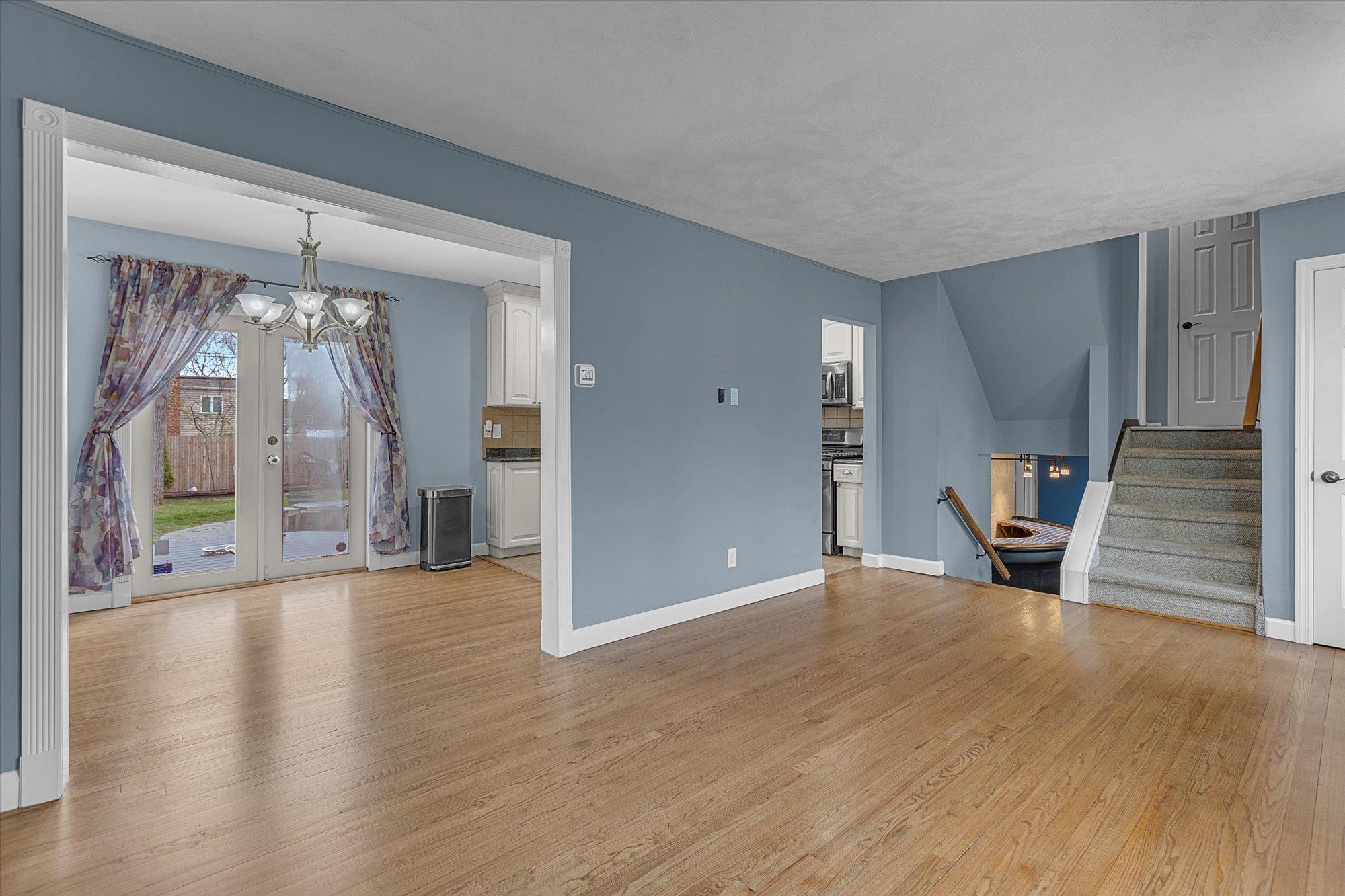 44 Picket Lane, Centereach, New York image 4