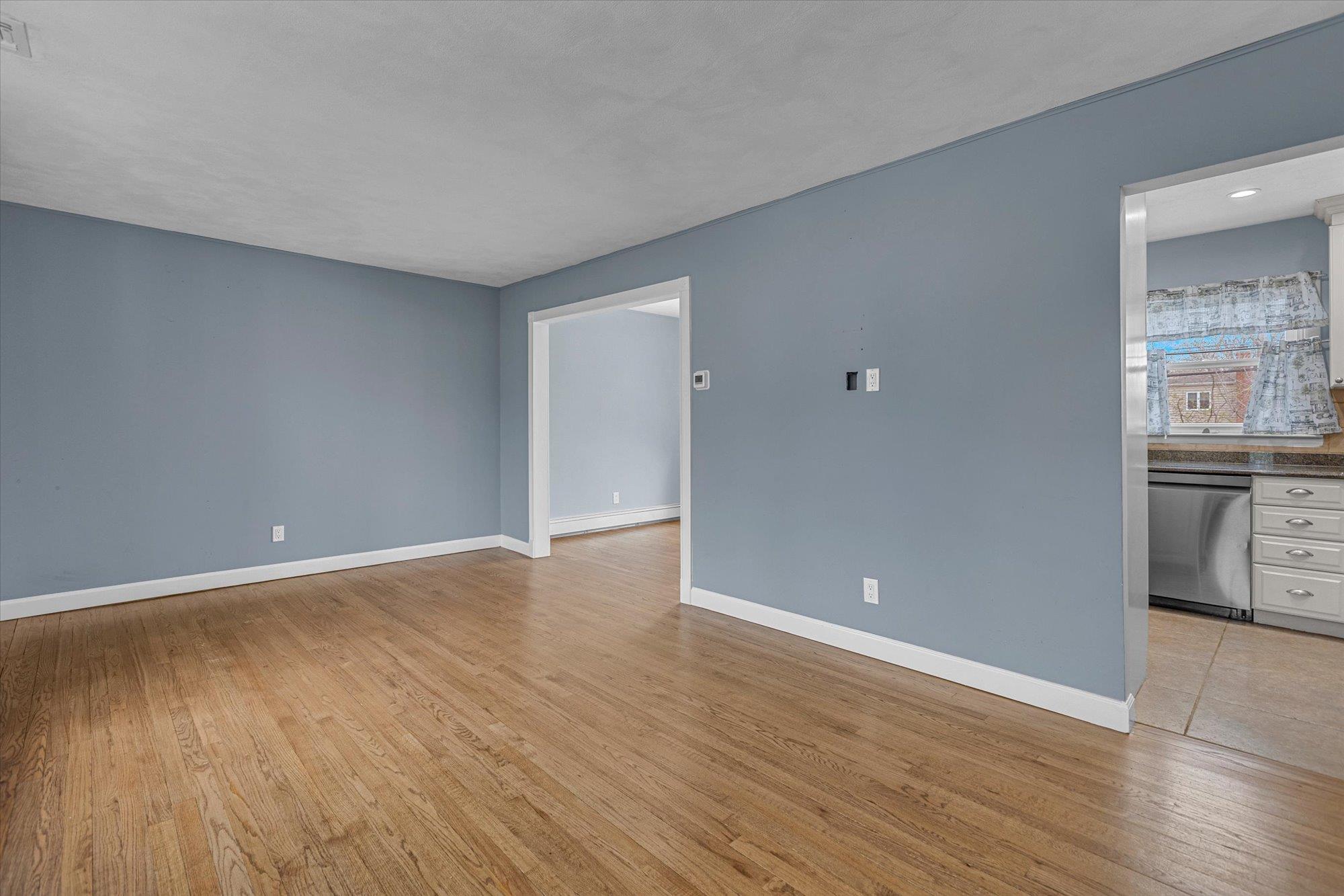 44 Picket Lane, Centereach, New York image 3