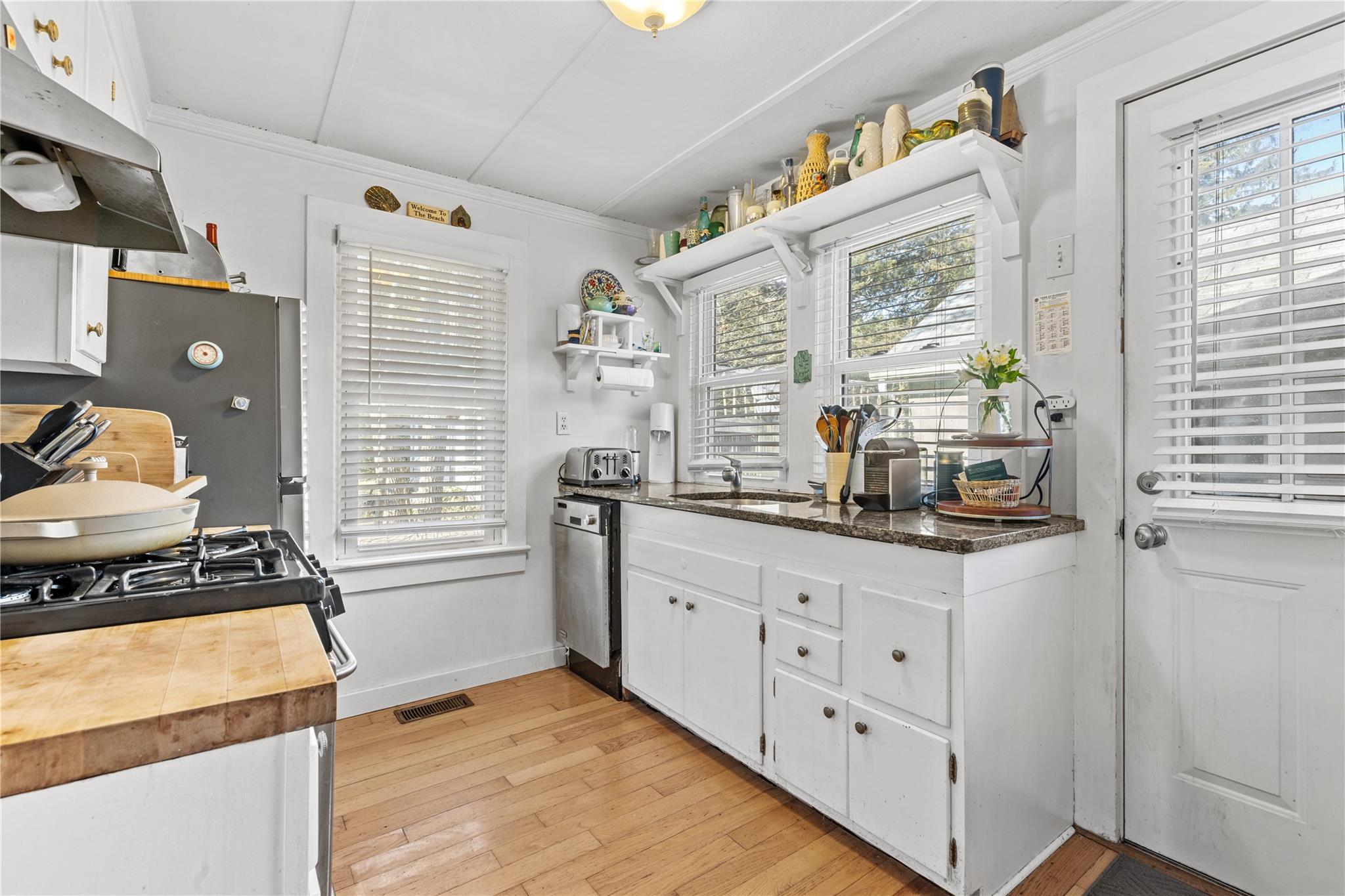 43 Phyllis Lane, Jamesport, New York image 12