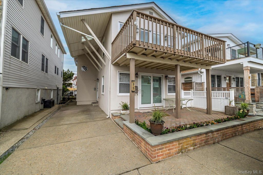 Photo of 95 Ohio Avenue, Long Beach, NY 11561 (MLS # 983982)