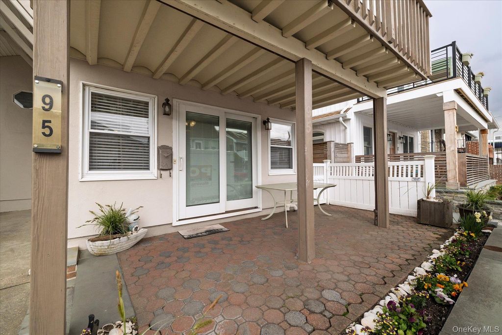 Photo of 95 Ohio Avenue, Long Beach, NY 11561 (MLS # 983982)