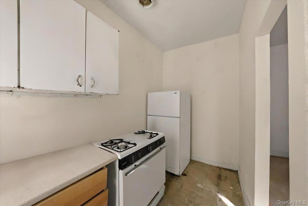 Photo of 17-19 W 108th Street #54, New York (Manhattan), NY 10025 (MLS # 967624)