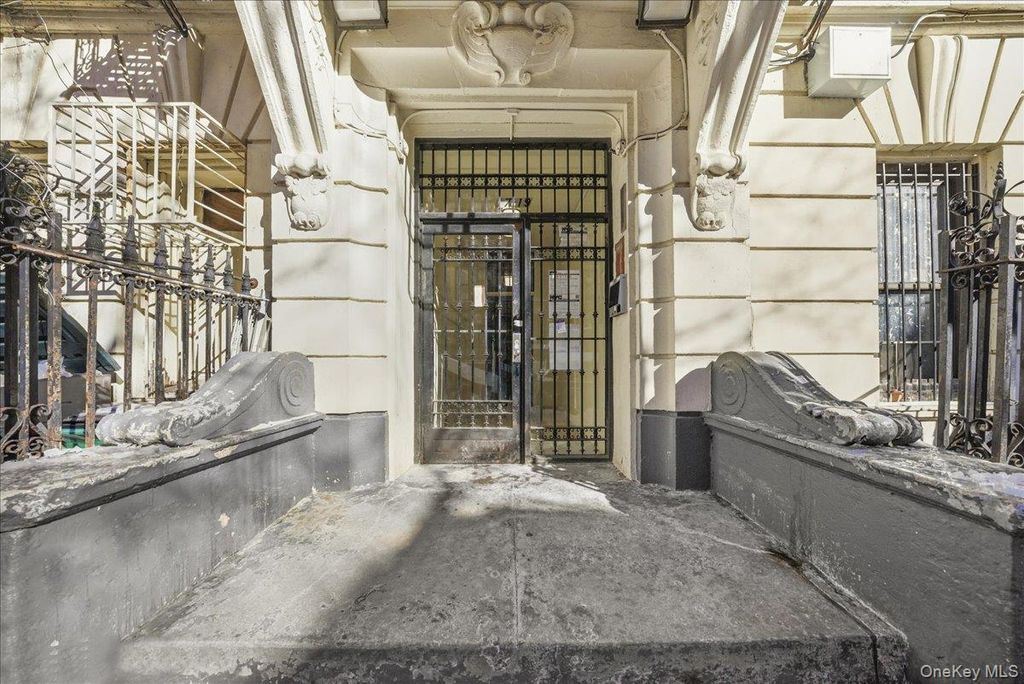 Photo of 17-19 W 108th Street #54, New York (Manhattan), NY 10025 (MLS # 967624)