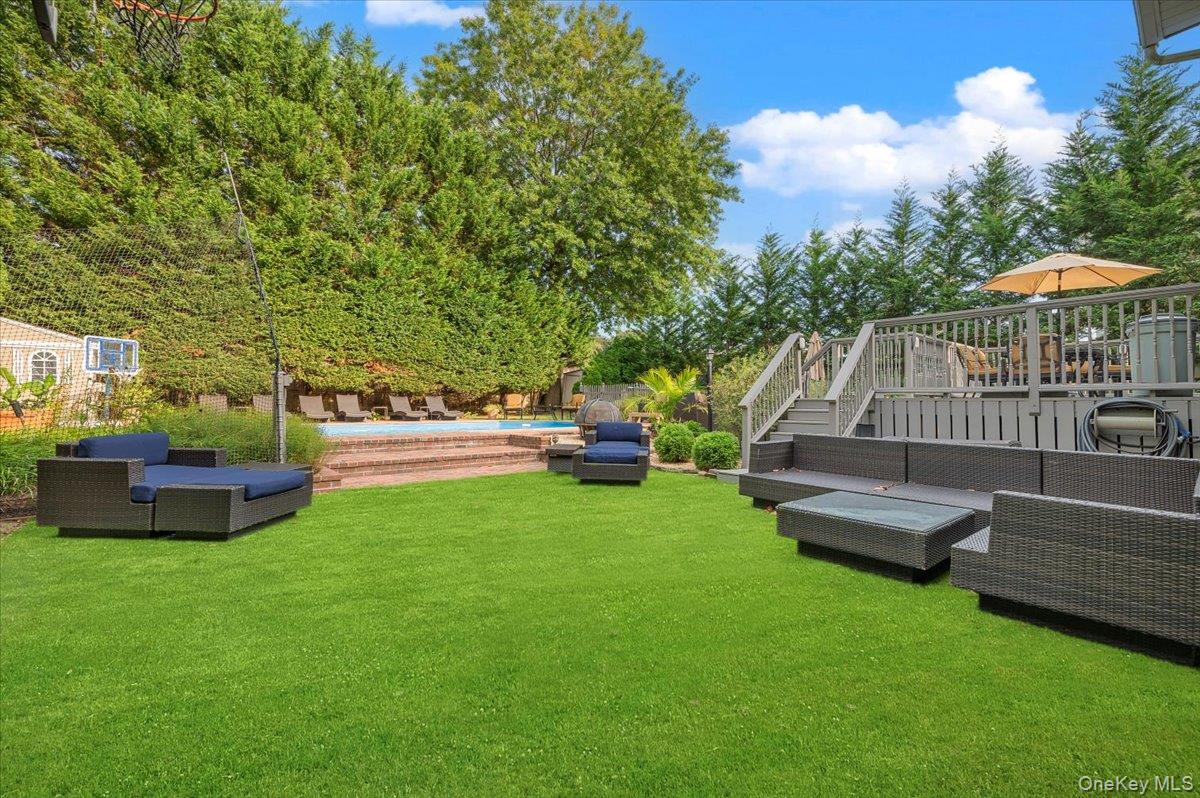 Jericho, New York 11753, United States, 3 Bedrooms Bedrooms, ,2 BathroomsBathrooms,Residential,Coming Soon,221190