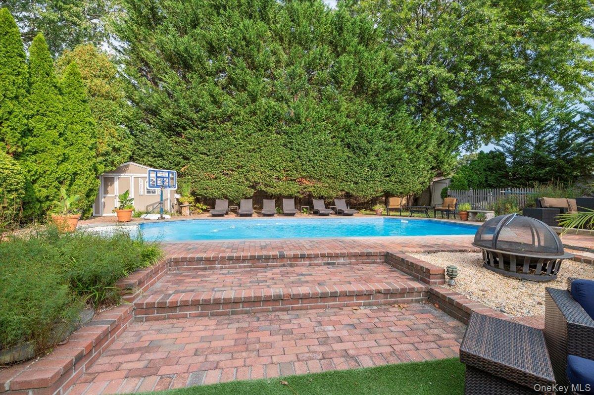 Jericho, New York 11753, United States, 3 Bedrooms Bedrooms, ,2 BathroomsBathrooms,Residential,Coming Soon,221190