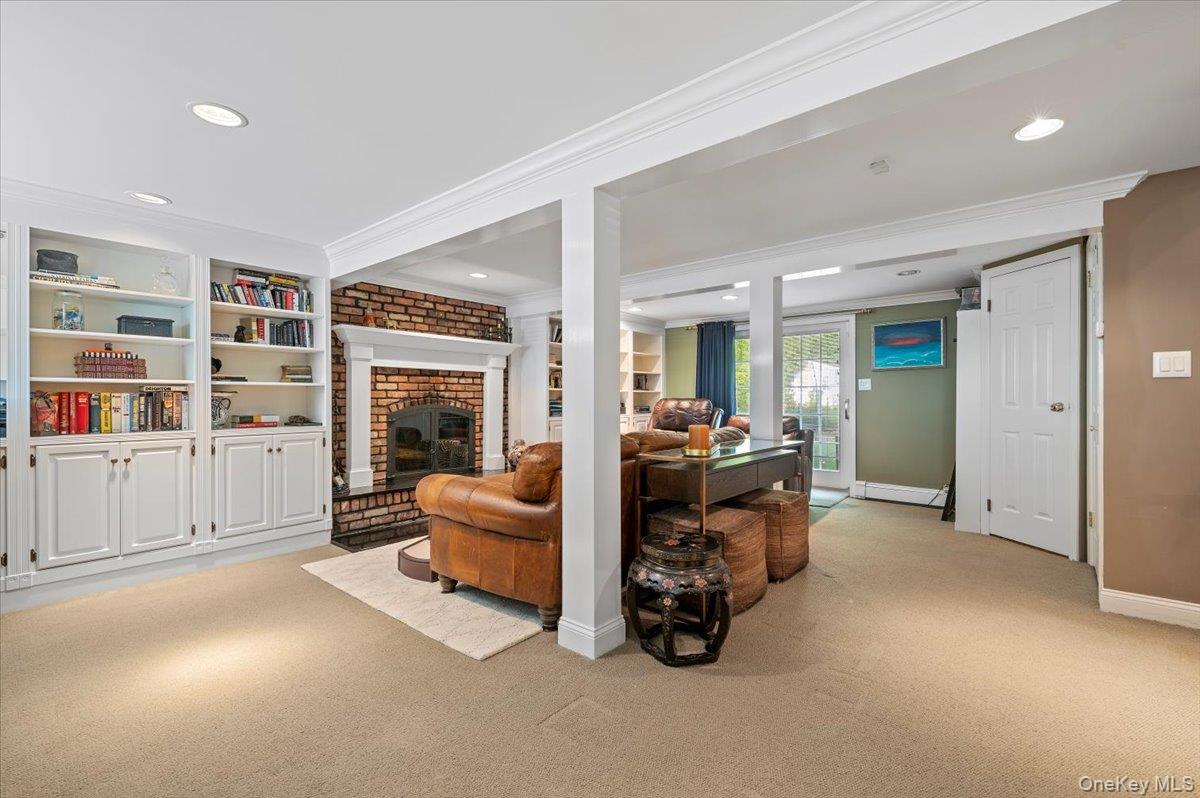 Jericho, New York 11753, United States, 3 Bedrooms Bedrooms, ,2 BathroomsBathrooms,Residential,Coming Soon,221190