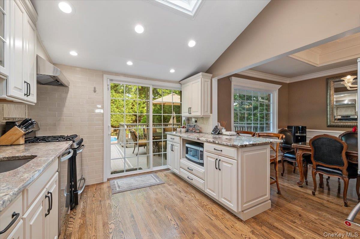 Jericho, New York 11753, United States, 3 Bedrooms Bedrooms, ,2 BathroomsBathrooms,Residential,Coming Soon,221190