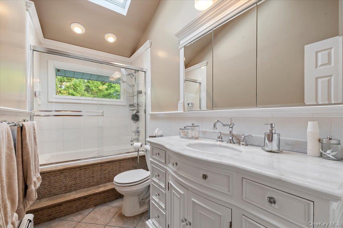 Jericho, New York 11753, United States, 3 Bedrooms Bedrooms, ,2 BathroomsBathrooms,Residential,Coming Soon,221190