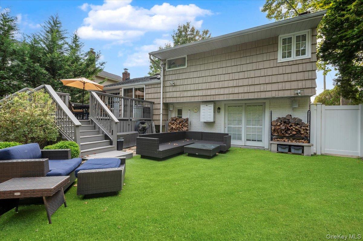 Jericho, New York 11753, United States, 3 Bedrooms Bedrooms, ,2 BathroomsBathrooms,Residential,Coming Soon,221190