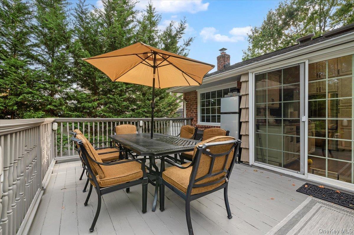 Jericho, New York 11753, United States, 3 Bedrooms Bedrooms, ,2 BathroomsBathrooms,Residential,Coming Soon,221190