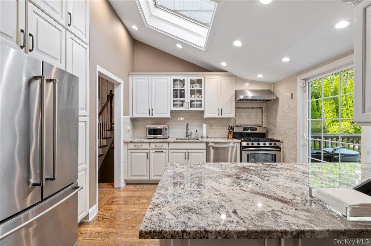 Jericho, New York 11753, United States, 3 Bedrooms Bedrooms, ,2 BathroomsBathrooms,Residential,Coming Soon,221190