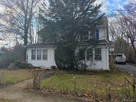 Homes For Sale - 17 Burton Avenue<br/> Woodmere, NY 11598