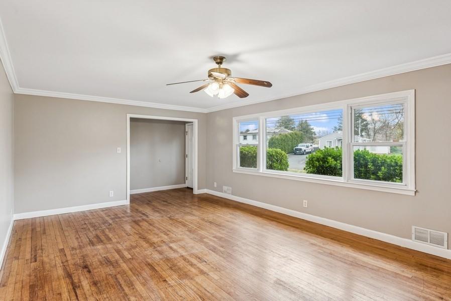 1118 Brookdale Avenue, Bay Shore, New York image 6