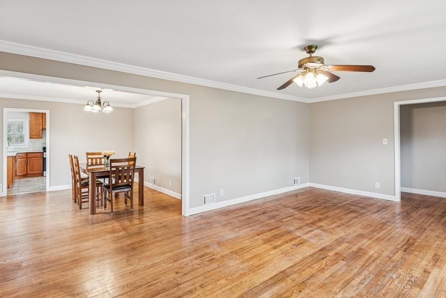 1118 Brookdale Avenue, Bay Shore, New York image 8
