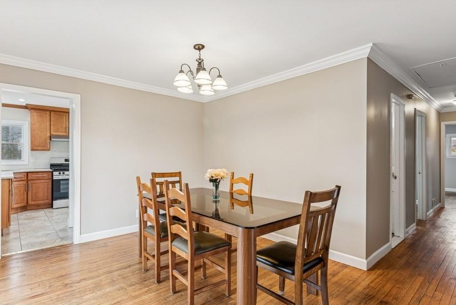 1118 Brookdale Avenue, Bay Shore, New York image 9