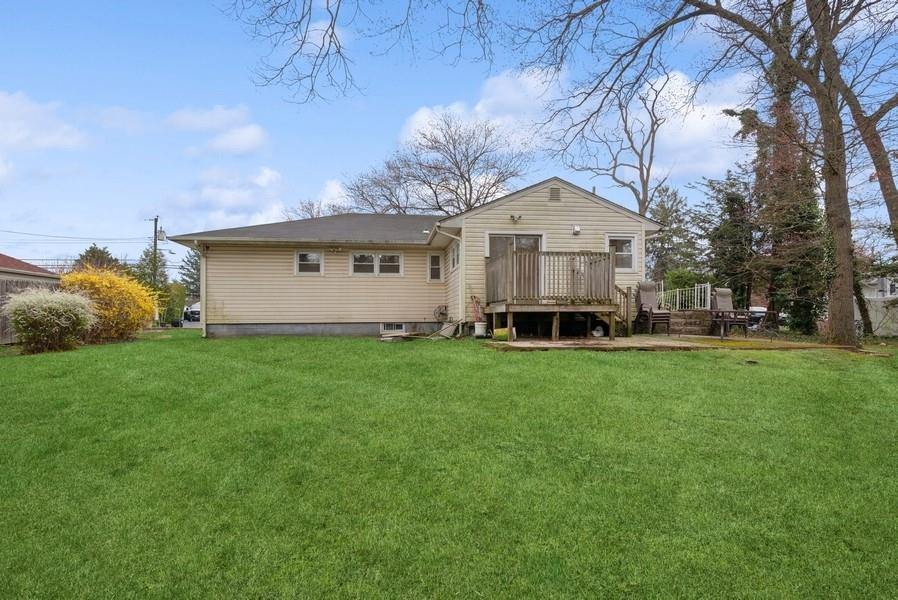 1118 Brookdale Avenue, Bay Shore, New York image 24