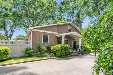 Homes For Sale - 208 Avenue C<br/> Ronkonkoma, NY 11779