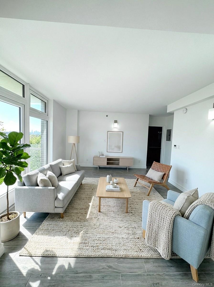 65-18 Austin St, Unit 7H