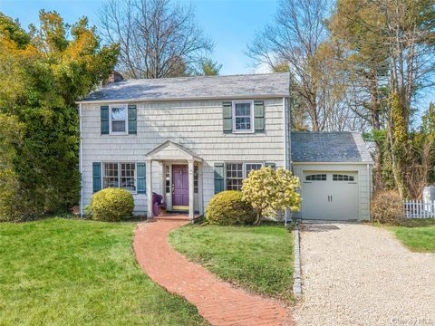 24 Smith Street Glen Head NY 11545