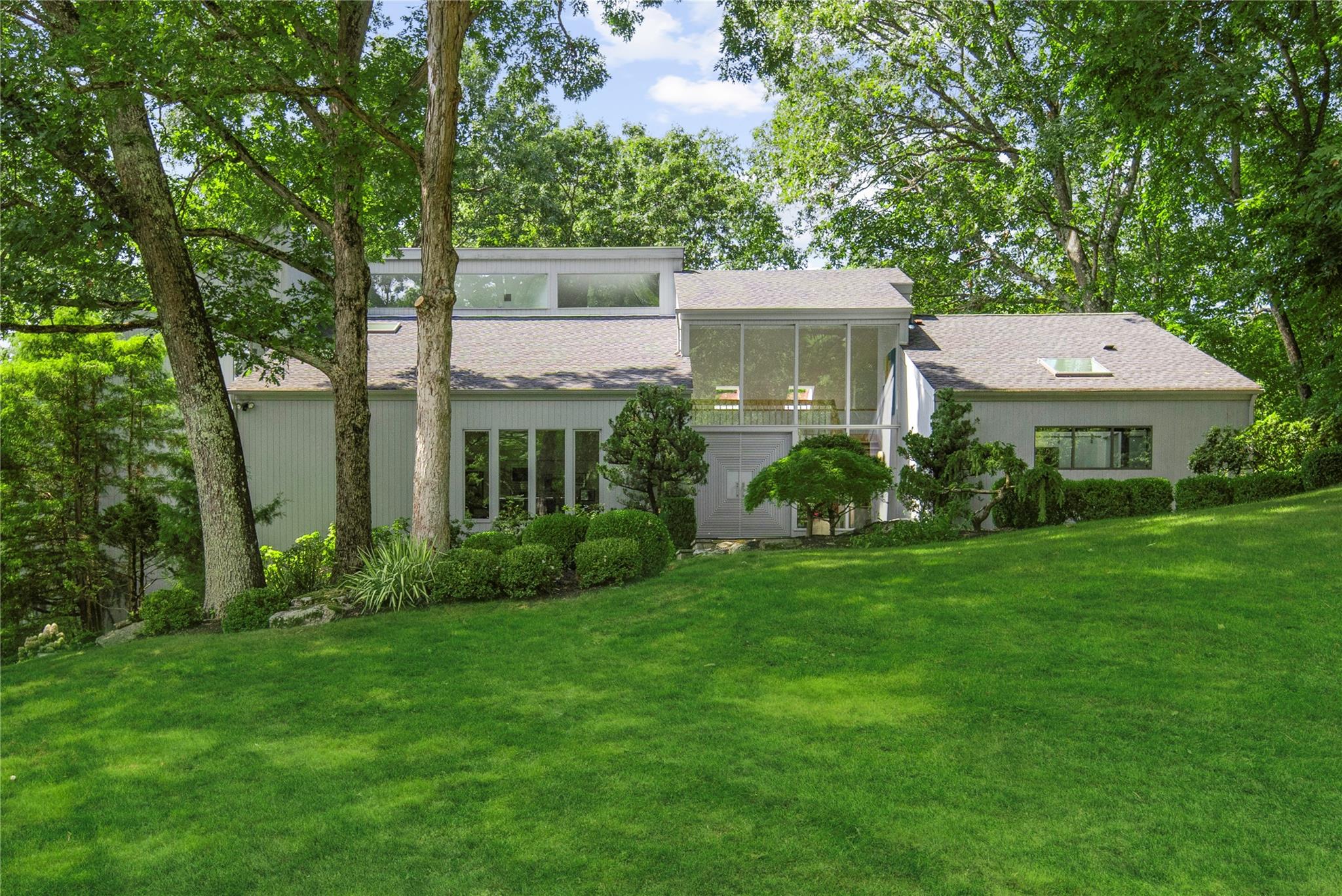 7 High Meadows Road, Mount Kisco, New York image 3