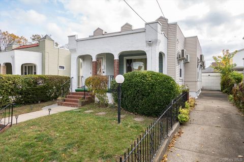 Photo of 13315 231st Street, Laurelton, NY 11413 (MLS # 930617)