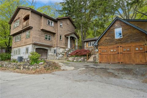 Photo of 17 Seneca Hill, Greenwood Lake, NY 10925 (MLS # 930854)