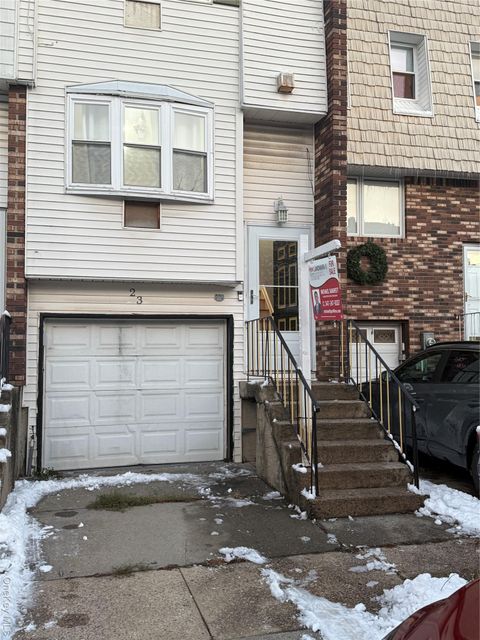 23 Yucca Drive Staten Island NY 10312