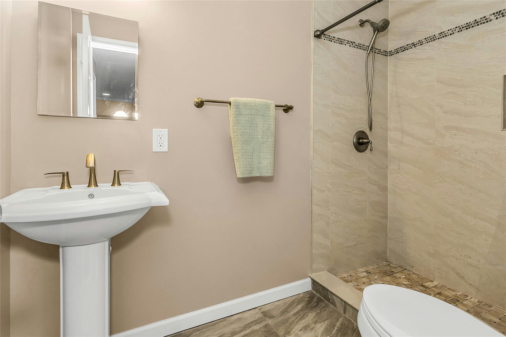99 S Park Ave #308, Rockville Centre, New York image 15
