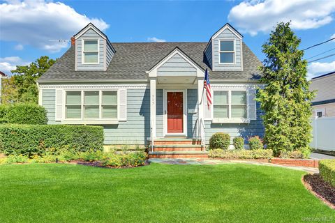 Photo of 515 Chelsea Road, Oceanside, NY 11572 (MLS # 918267)