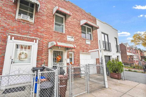 Multifamily For Sale - 25-37 48th Street<br/> Astoria, NY 11103