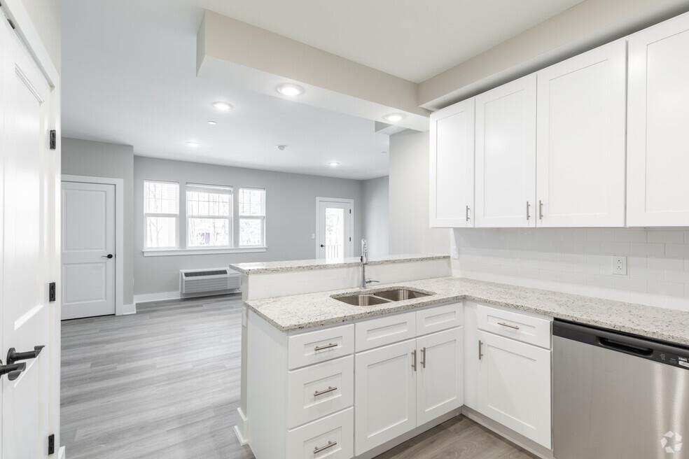 Violet Avenue 2, Hyde Park, New York - 3 Bedrooms  
1 Bathrooms  
5 Rooms - 