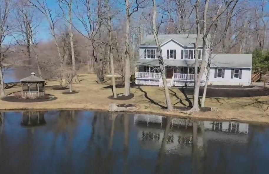 Mill Road, Red Hook, New York - 5 Bedrooms  
4 Bathrooms  
11 Rooms - 