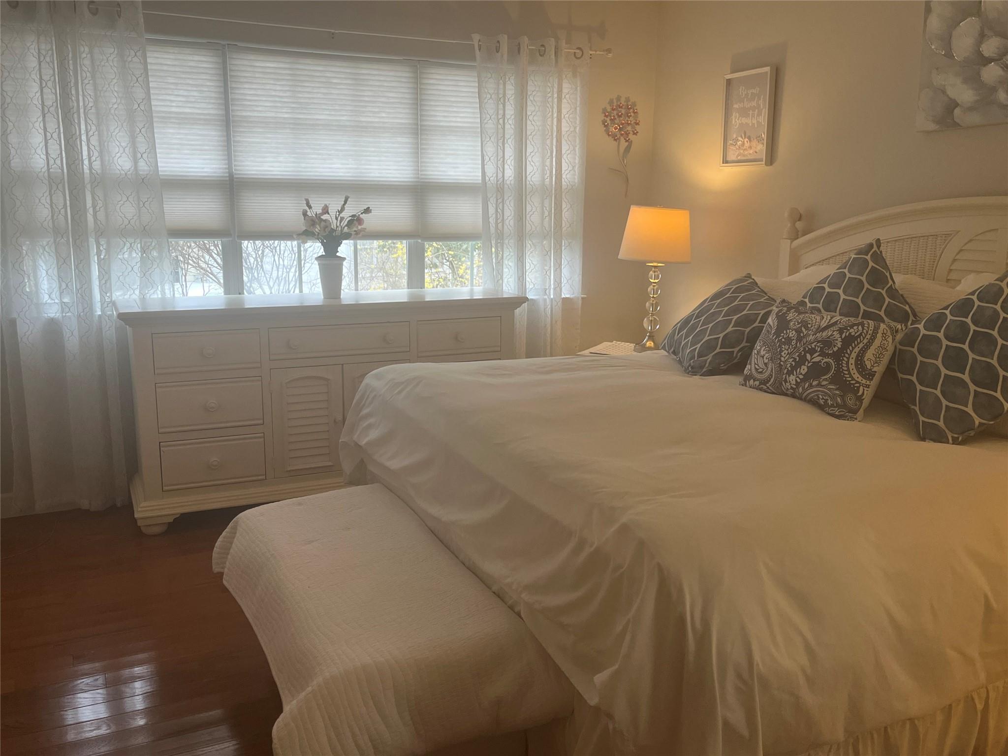 8 Flanders Court, Ridge, New York image 14