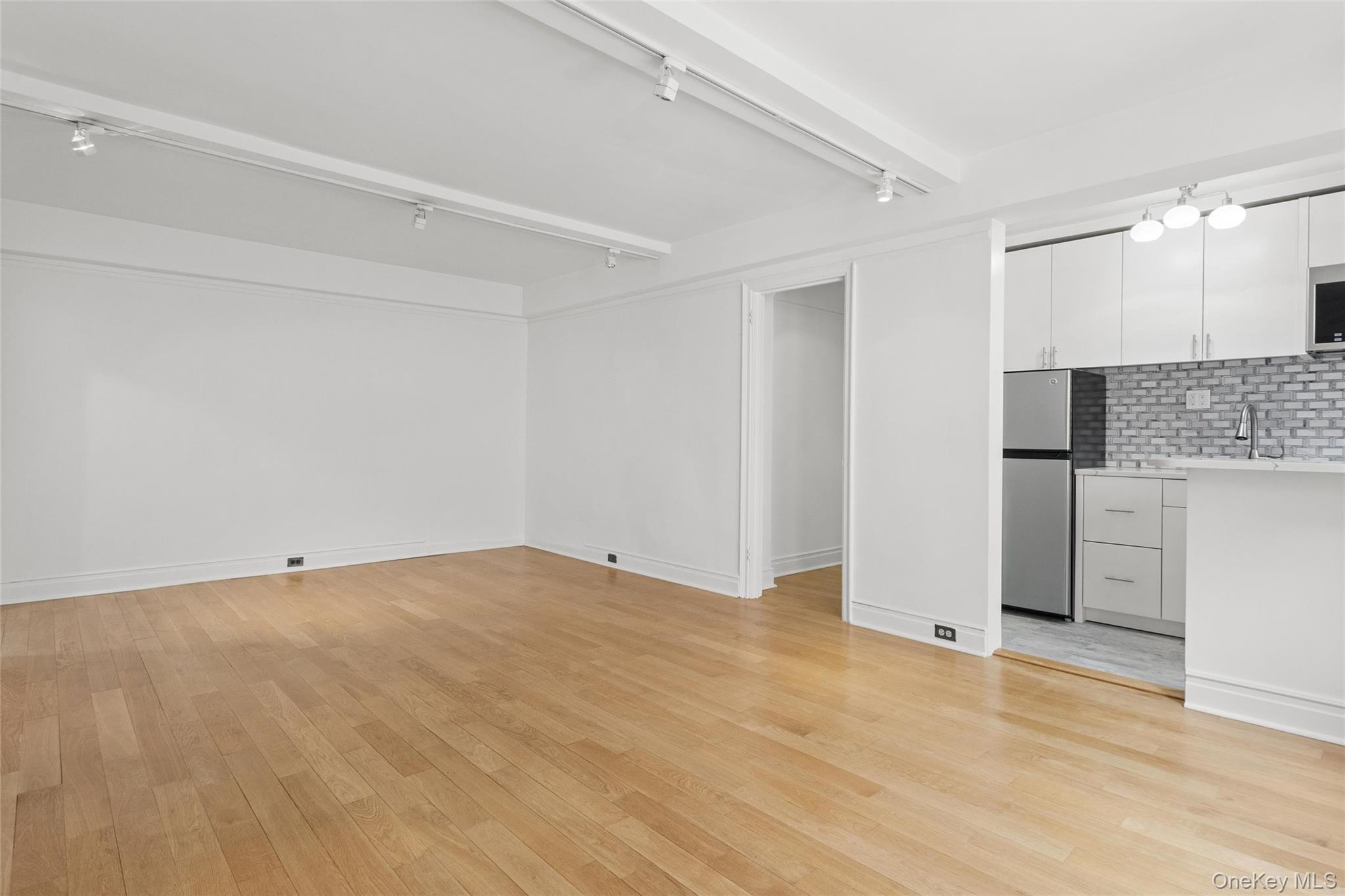 319 E 50 Street 10L